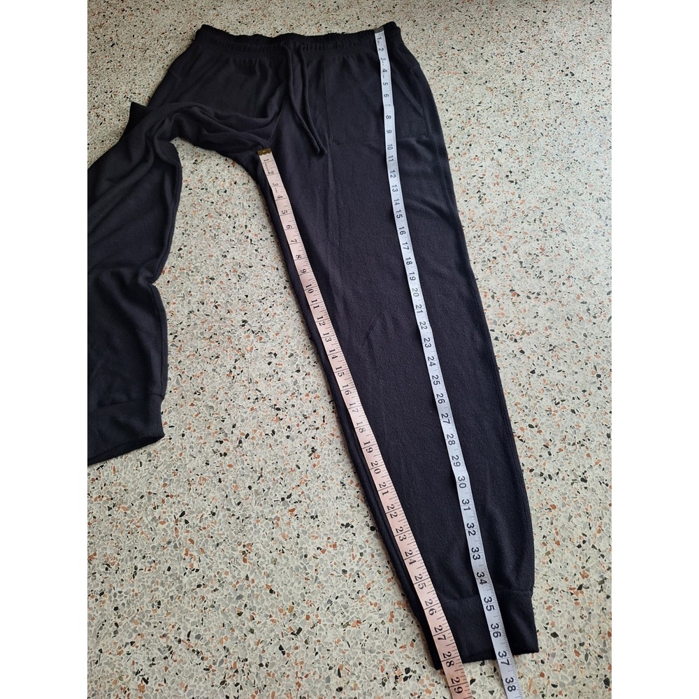 Alo Yoga Soho Sweatpant - Picture 10 of 10